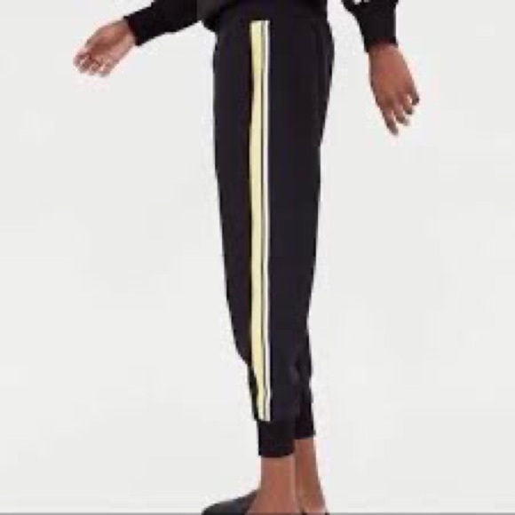 Zara Pull On Striped Leg Crop
Jogger Pant L Black Cream Pockets Active Lounge - Picture 2 of 5